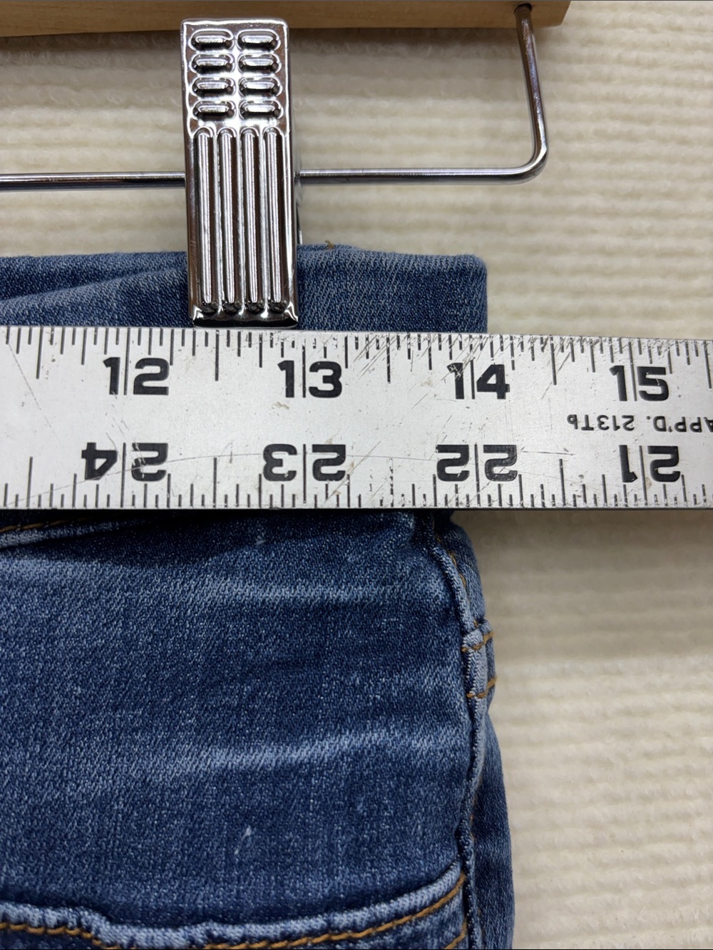 Judy Blue 5/27 5 27 pull on Women's Distressed Mid-Blue Jeans - Picture 2 of 6